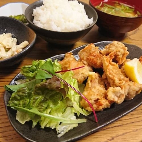 【定番】鶏の唐揚げ定食