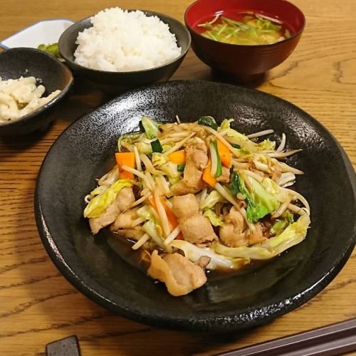 [Gutsuri!] Stir-fried meat and vegetables set meal