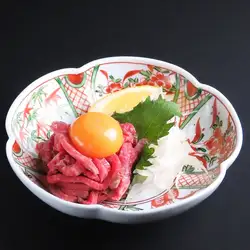 ぶつ切りローストユッケ