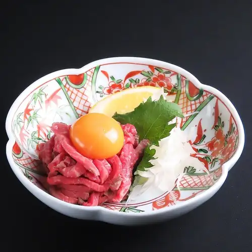 ぶつ切りローストユッケ