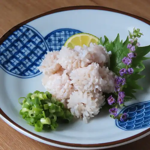 ウルテ刺し(ねぎ添え)