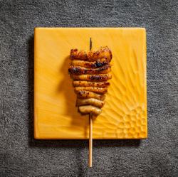 黑萨摩鸡皮（带酱汁）