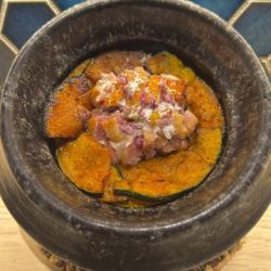 【季節限定】黒さつま地鶏と季節野菜の土鍋