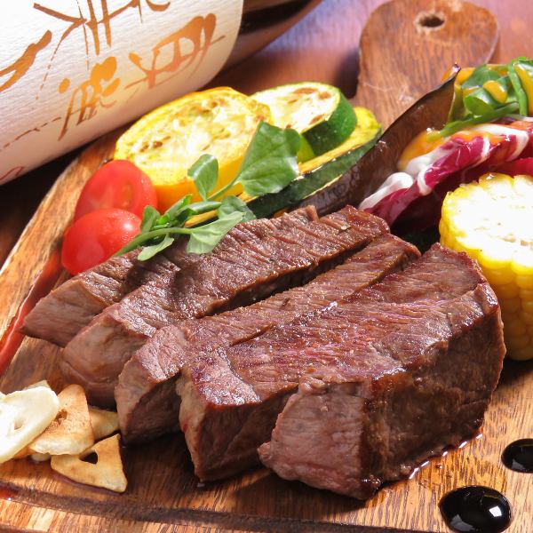 Enjoy the exquisite red meat of domestic brand beef! Steak, roast beef, yakisuki, etc...♪