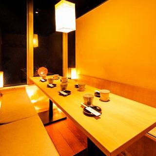 中規模の宴会にも対応可能な個室を用意しております◎扉付き個室になりますので、女子会・合コンでの宴会にもピッタリの空間に早変わりします。各種クーポンでお得に♪飲み放題付きコースは池袋No.1のコスパ◎(赤羽/個室/牛タン/焼き鳥/肉寿司/食べ放題/飲み放題/デート/20時以降/記念日/接待/宴会)