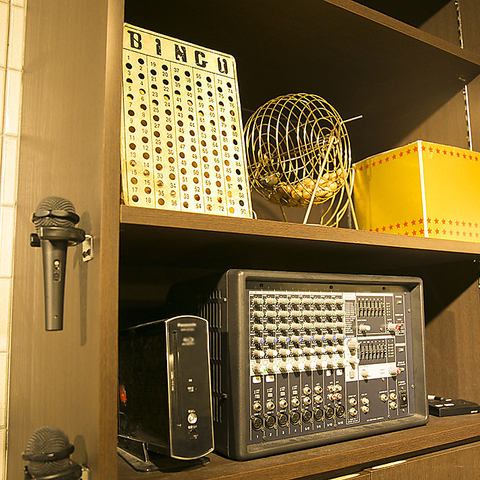 大画面スクリーン&プロジェクターマイク&BGMなど音響設備あり!