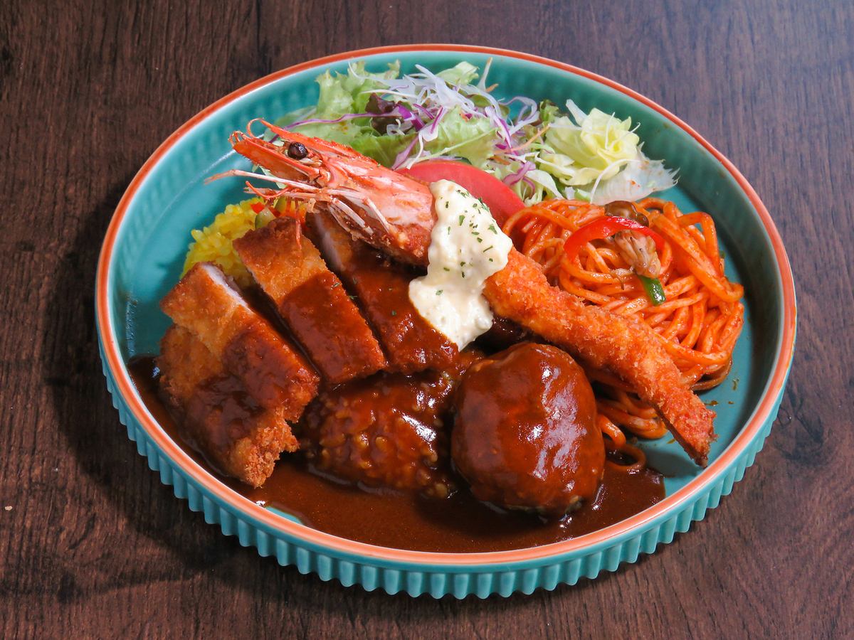 Depending on the price, the second floor can be reserved for 20 people or more, and the third floor can be reserved for 10 people or more. Please contact us for details!