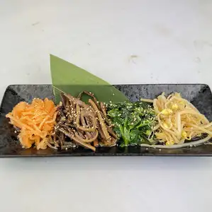 自家製ナムル盛り合せ