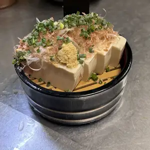 [こだわり豆腐]薬味たっぷり冷奴