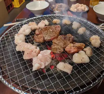 自慢のホルモンを堪能!お酒が進む飲み放題付きホルモンコース!