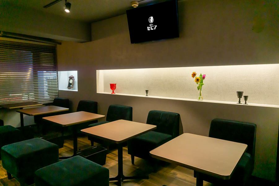I'm happy for smokers ♪ All seats can be smoked! There are table seats that can accommodate up to 2 to 10 people.