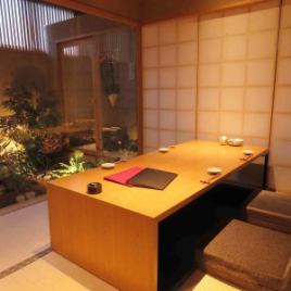 A horigotatsu-style private room that can accommodate 4 people.4 types with different interiors
