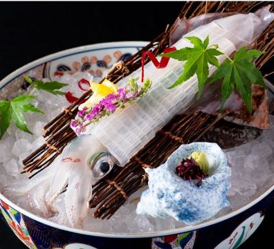 Live squid sashimi (seasonal item) Advance ordering is recommended