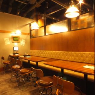 Table seating for 4 with cute retro chairs♪