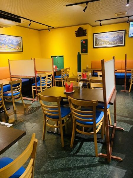 A spacious restaurant with a feeling of openness with a total of 52 seats! It can be reserved for parties starting from 35 people, so please leave it to us for large parties. Please feel free to contact us if you have any questions.