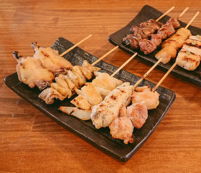 超炭酸角ハイボールとの相性抜群！『焼き鳥 おまかせ5本』