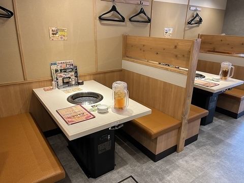 A semi-private room for 4 people where even yakiniku customers can enjoy themselves in a relaxed manner.