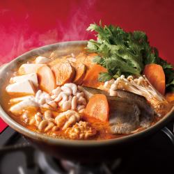 Raw milt and monkfish liver seafood hotpot [red]