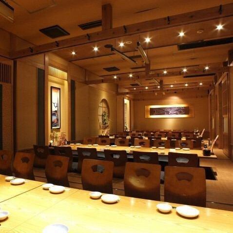 【最大60名様までご利用可能】＜10名以上・20名以上用途に応じた個室有＞掘りごたつをはじめ、人数や用途に合わせたお席をご用意可能。歓送迎会、同窓会、二次会など様々なシーンに◎大人数での宴会も気軽にご相談ください。※焼肉だんらん炎（併設店舗）の焼肉メニューをご利用の場合、ご案内が難しいお席がございます。