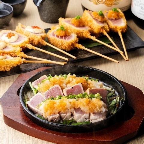 外はサクサク中はとろけるような「まぐろハラモのレアカツ串」!