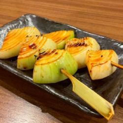 Onion (with sauce or salt)