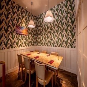 当店の個室席は、南国の雰囲気に包まれた特別な空間。プライベートなひとときを大切な人と楽しめます♪トロピカルな料理やカクテルを心ゆくまでご堪能し、リラックスした時間をお過ごしください。特別なひとときを演出します。ぜひご予約ください◎