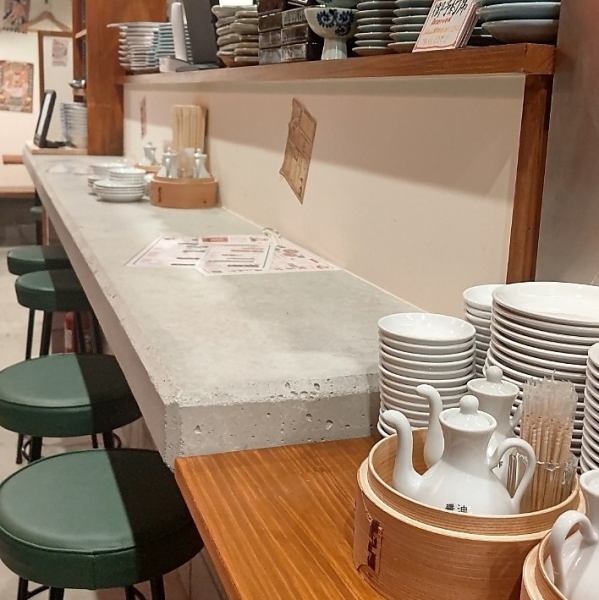 [Singles are welcome♪] The popular counter seats are also used by office workers after work and recently by women! We can also recommend alcoholic beverages that go well with the food, so feel free to come by. Please use it.