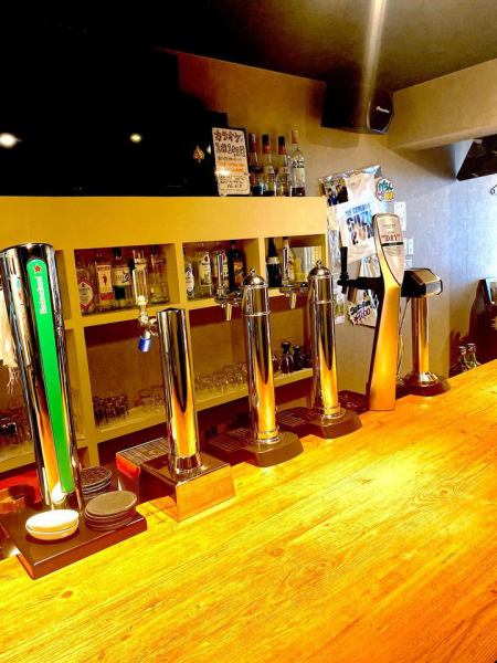 【お店紹介-バーカウンター編-】クラフトビール、沖縄のオリオンビールの生があります！仲のいい同僚の方やちょっとしたプライベート利用におすすめです♪お友達も出来ちゃいます(^^)