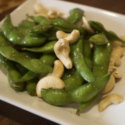 Peperon-style stir-fried edamame and cashew nuts