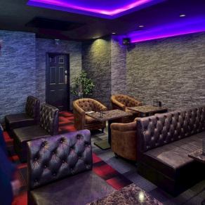 広々ソファ席もご用意！ゆったり落ち着いた時間をお過ごしください。