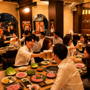 宴会にぴったり！30名様までゆったり座れます！補助席利用で40名様まで！壁に遮られず、正方形に近い間取りです！