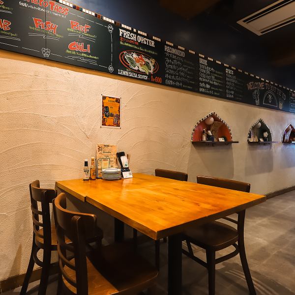 【人数やシーンを問わずお気軽にご利用いただけます】お1人様~大歓迎です!店内には、スタッフとの会話も楽しみながらゆったりとお食事いただけるカウンター席、様々な人数での会食や飲み会が可能なテーブル席をご用意。また、店外には外の空気を浴びながら気持ちよくお食事いただけるテラス席(ペット可)も完備◎