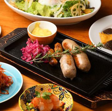 種類豊富な創作料理を堪能