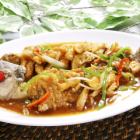 Deep-fried whole fish with sweet and sour sauce / Fish stewed in soy sauce