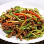 Stir-fried shredded beef and peppers