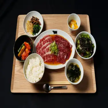 【焼肉定食・小結(和牛カルビ+和牛赤身)】ちょっと贅沢なランチを楽しみたい日に是非どうぞ◆1680円(税込)