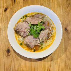 ブン・ナム（牛すね米麺）
