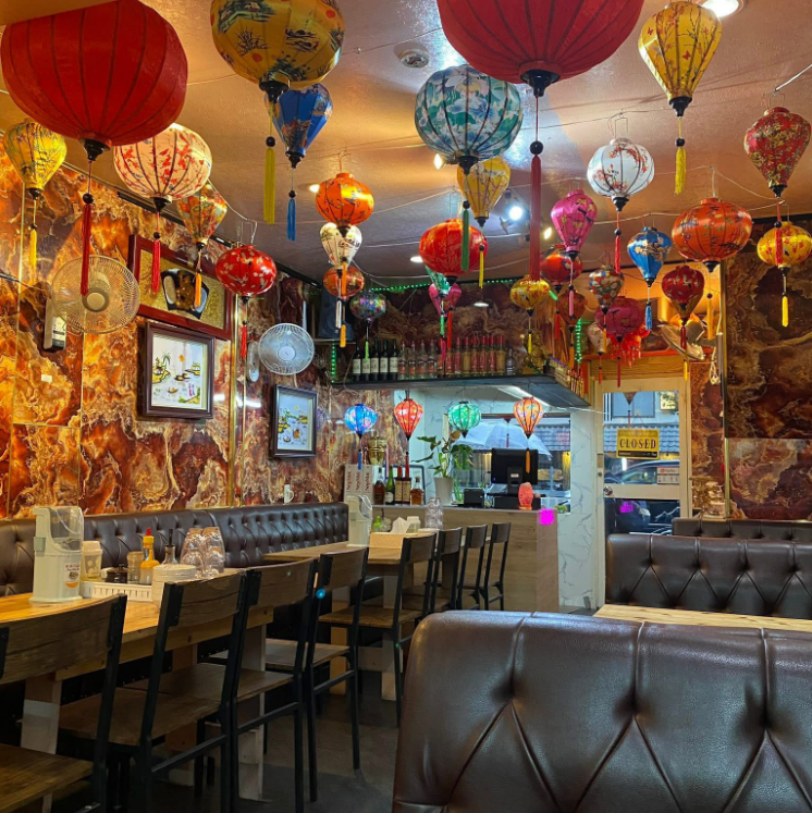 Just a 3-minute walk from Hanazono Station! Enjoy authentic Vietnamese cuisine prepared by a chef from Da Nang!
