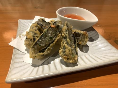 Deep-fried vermicelli wrapped in seaweed