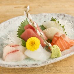 Assortment of 5 types of sashimi