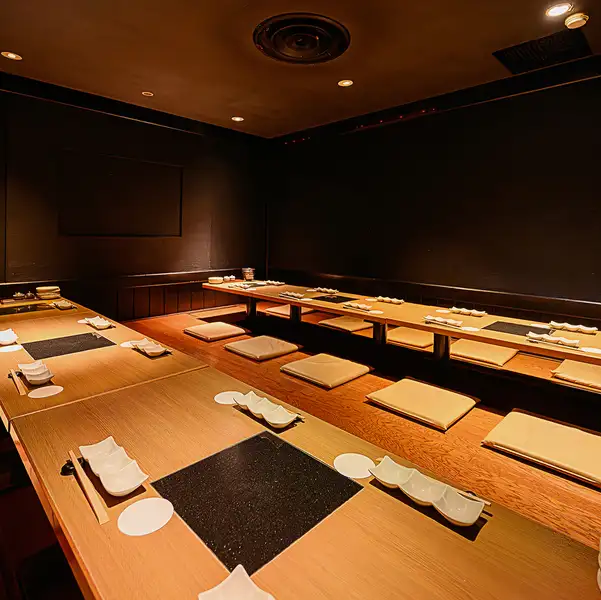 【最大25名様までご利用可能】自由が丘での各種宴会に当店の掘りごたつ席は、最大25名様まで収容可能です！その他、少人数での宴会等にも対応しておりますので、お気軽にご相談下さい。自由が丘でのランチや鍋、デート、個室をご利用の方は当店をご利用下さい♪