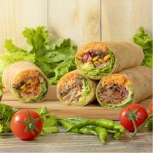 無添加トルティーヤ生地を使用したブリトーは、柔らかくて弾力のある食感が特徴。