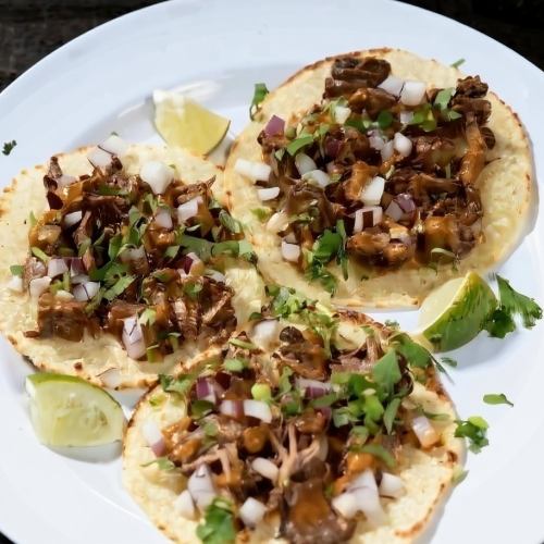 タコス スアデロ(牛肉の煮込み)<3pcs>