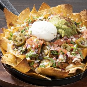 【1辛】スパイシーナチョス<Large>(4-6 servings)