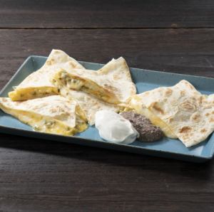 Plain chili Plain quesadilla