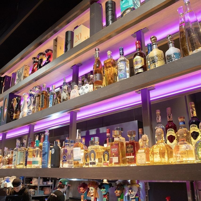 約200種類のお酒を取り揃えています。メキシコ料理と相性抜群！