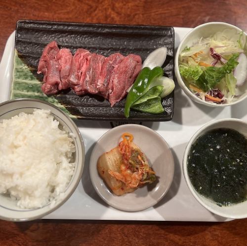 [Harami午餐]免费大份米饭♪附有汤和沙拉☆