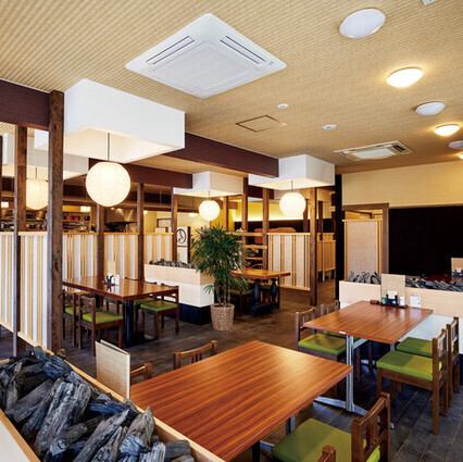 【大型宴会・団体様でのお食事に◎貸切】歓送迎会・打ち上げ・同窓会・忘新年会・暑気払いなど、大勢でのお集まりも承ります。日時・人数・ご予算などお気軽にご相談ください。駐車場も完備しております。