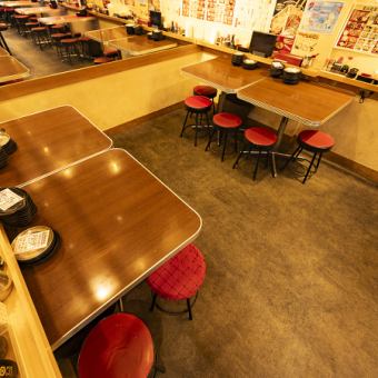 This seating can accommodate 5 to 6 people.Smoking is permitted at all seats in our restaurant♪ Recommended for smokers! Our most popular course, the 2-hour all-you-can-eat and drink course with 100 types of food and drinks, is available from 3,480 yen (tax included).The 3-hour course is 4,480 yen (tax included)♪ This price is available every day of the week! #Osaka #Umeda