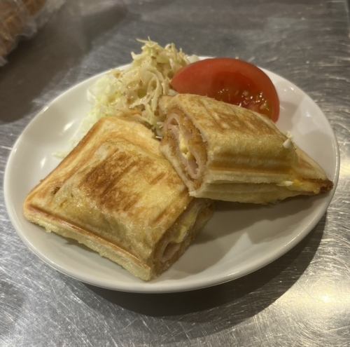 ハムカツホットサンド